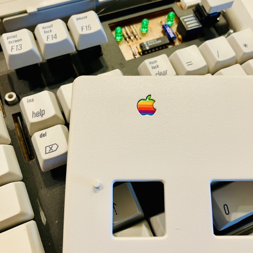 Apple meyboard