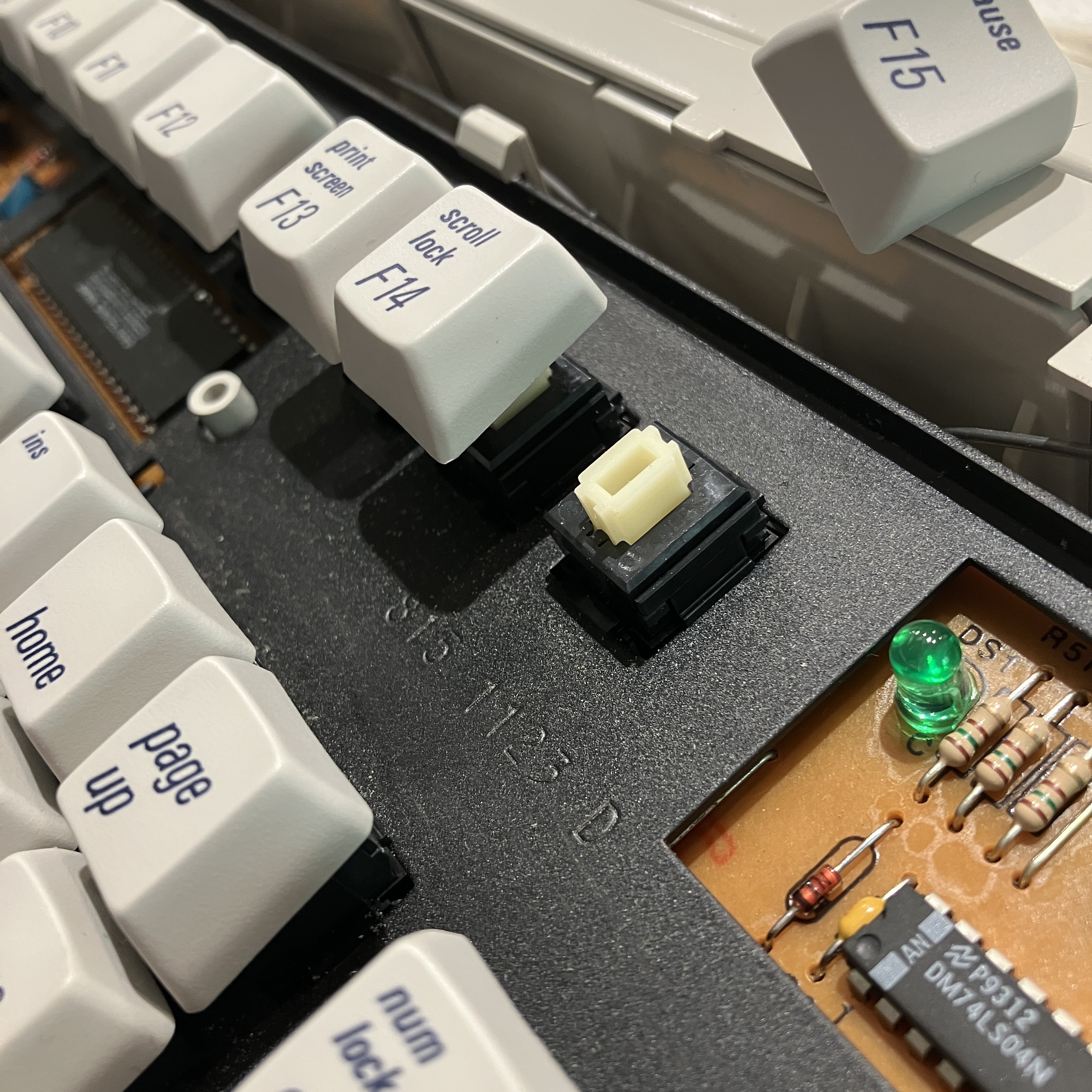 internal keyboard cleaning