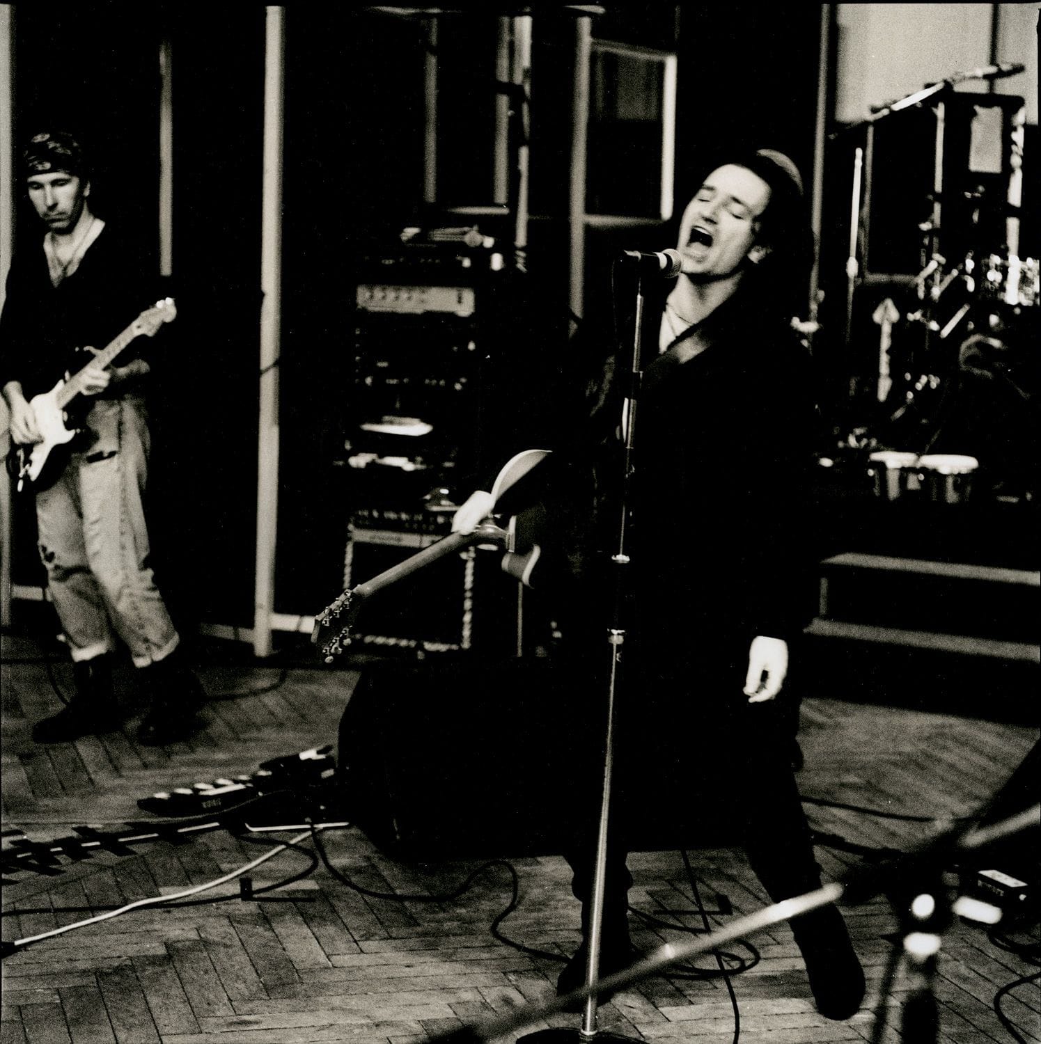 Bono singing in Berlin: 1990