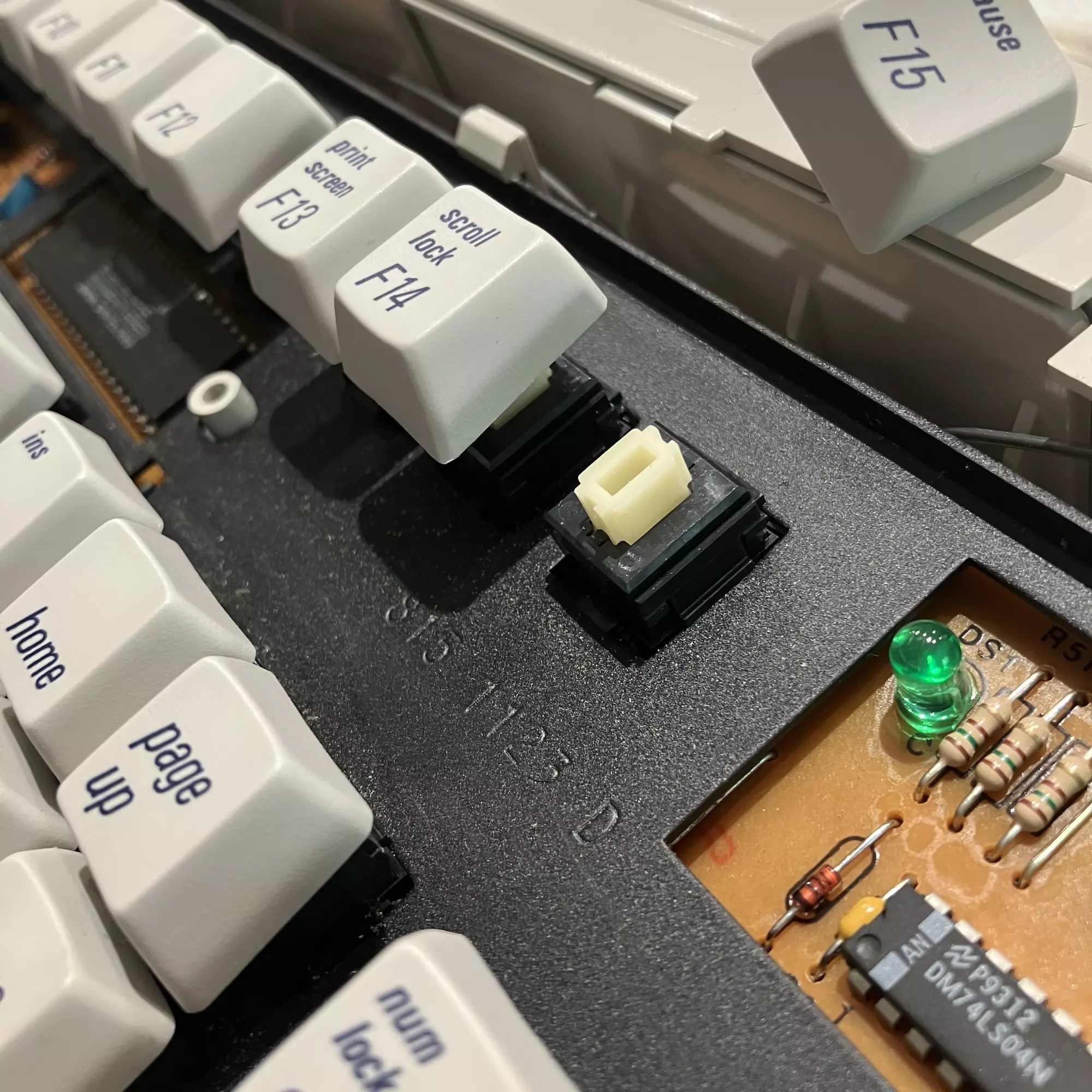 internal keyboard cleaning