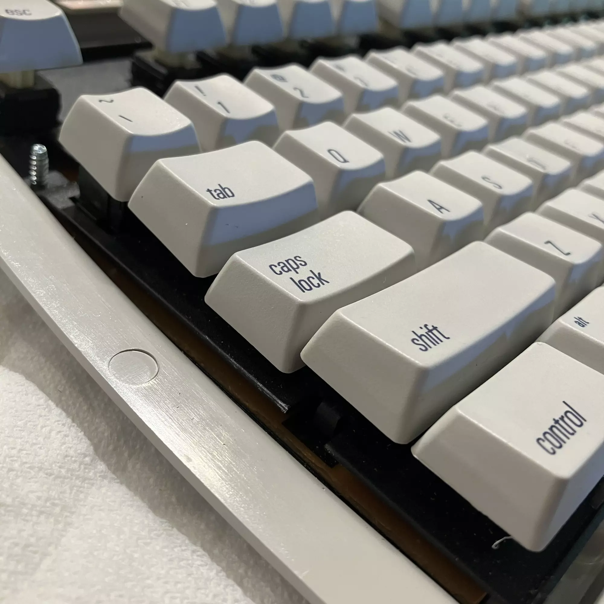 internal keyboard cleaning