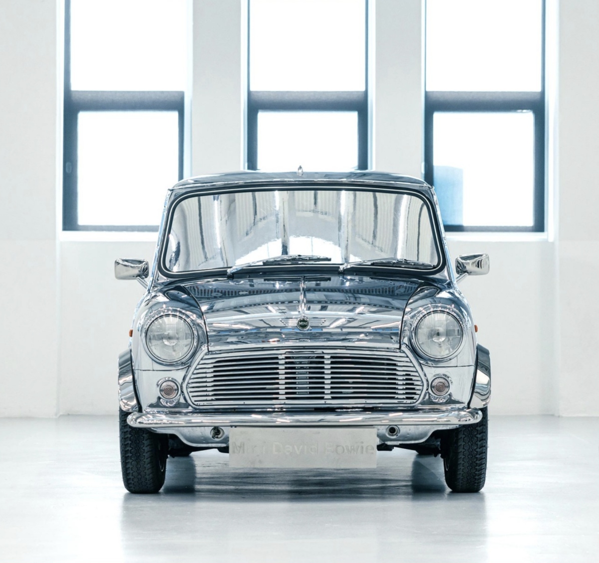Photo of the David Bowie Mini classic