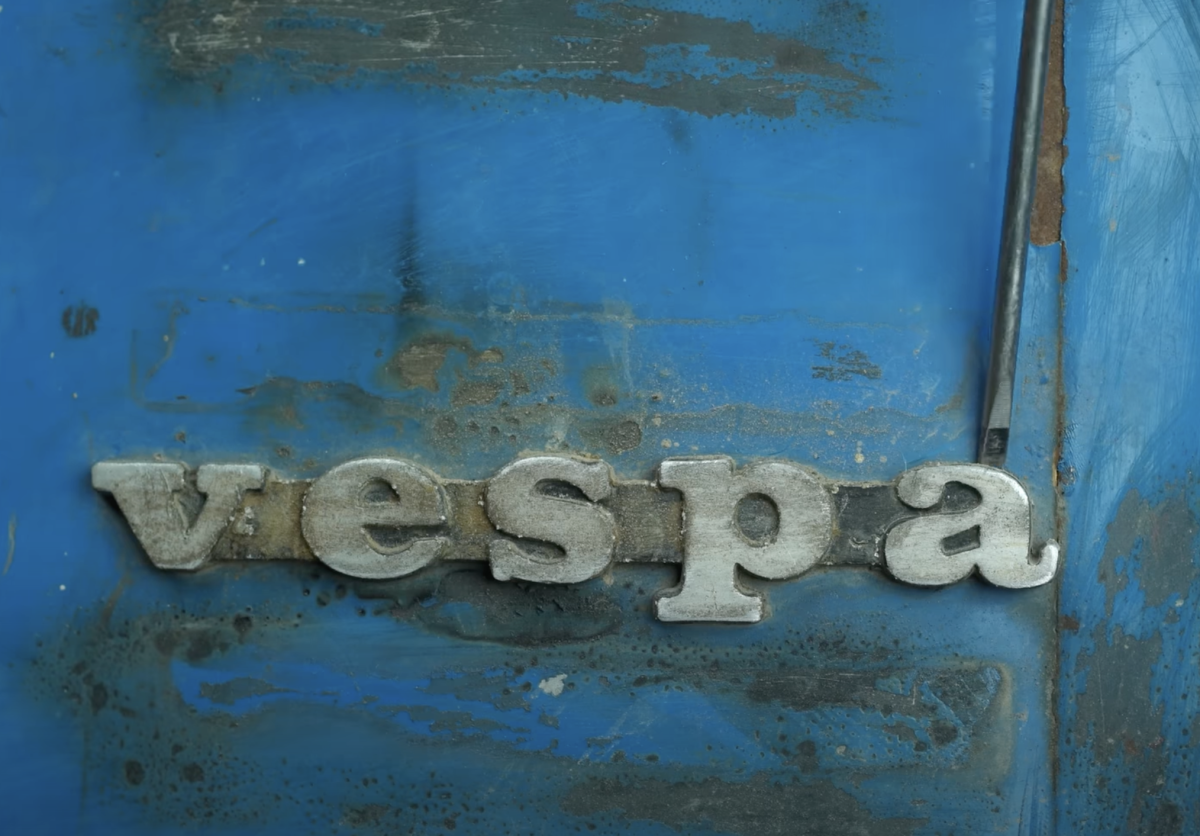 Vespa scooter resto